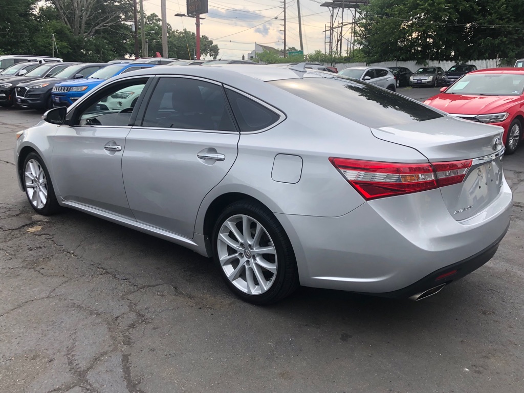 Photo 4 of this TOYOTA AVALON