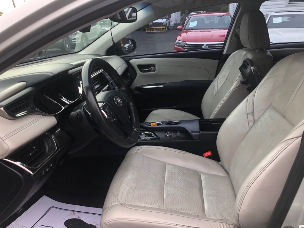 Photo 15 of this TOYOTA AVALON