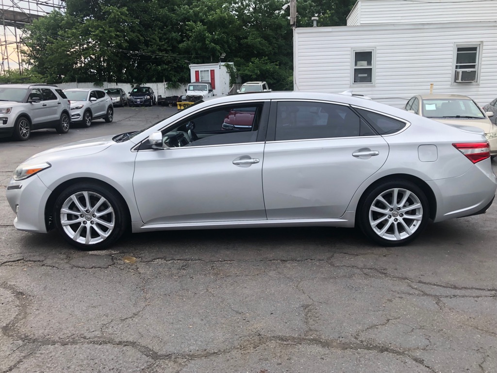 Photo 3 of this TOYOTA AVALON