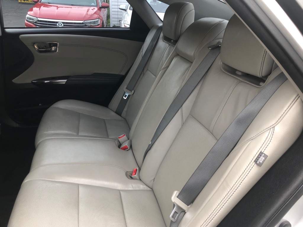 Photo 18 of this TOYOTA AVALON
