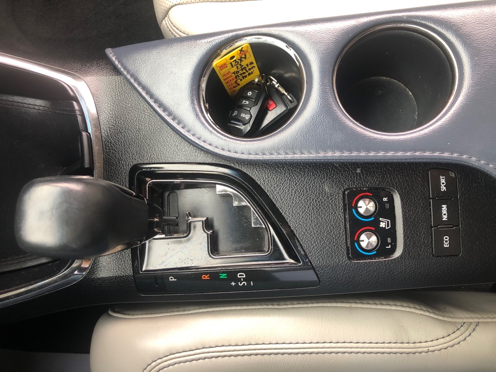 Photo 27 of this TOYOTA AVALON