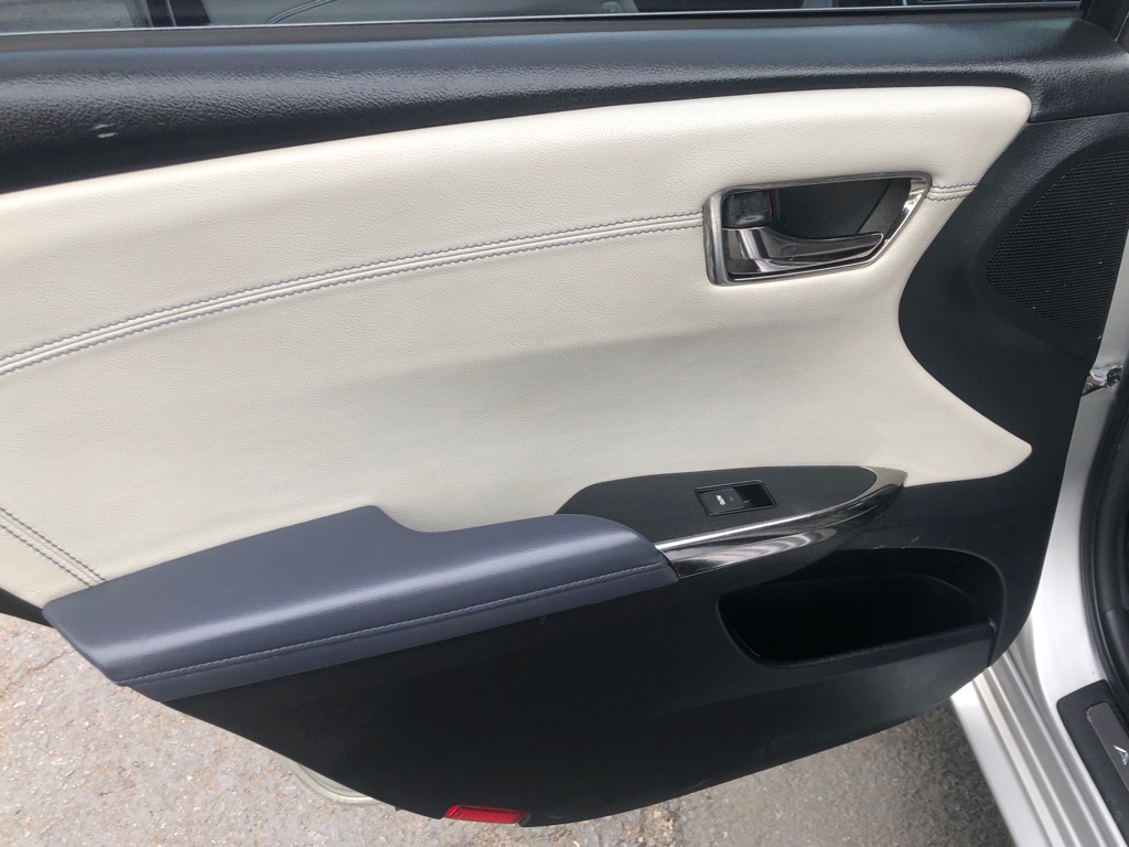 Photo 22 of this TOYOTA AVALON