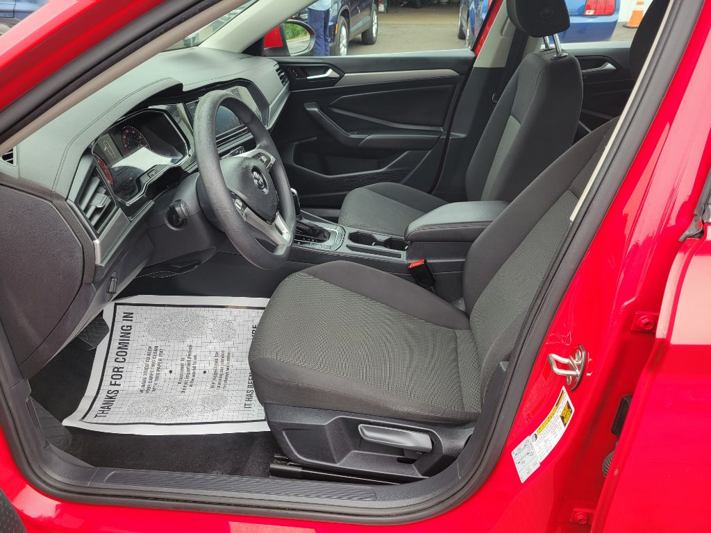 Photo 12 of this VOLKSWAGEN JETTA