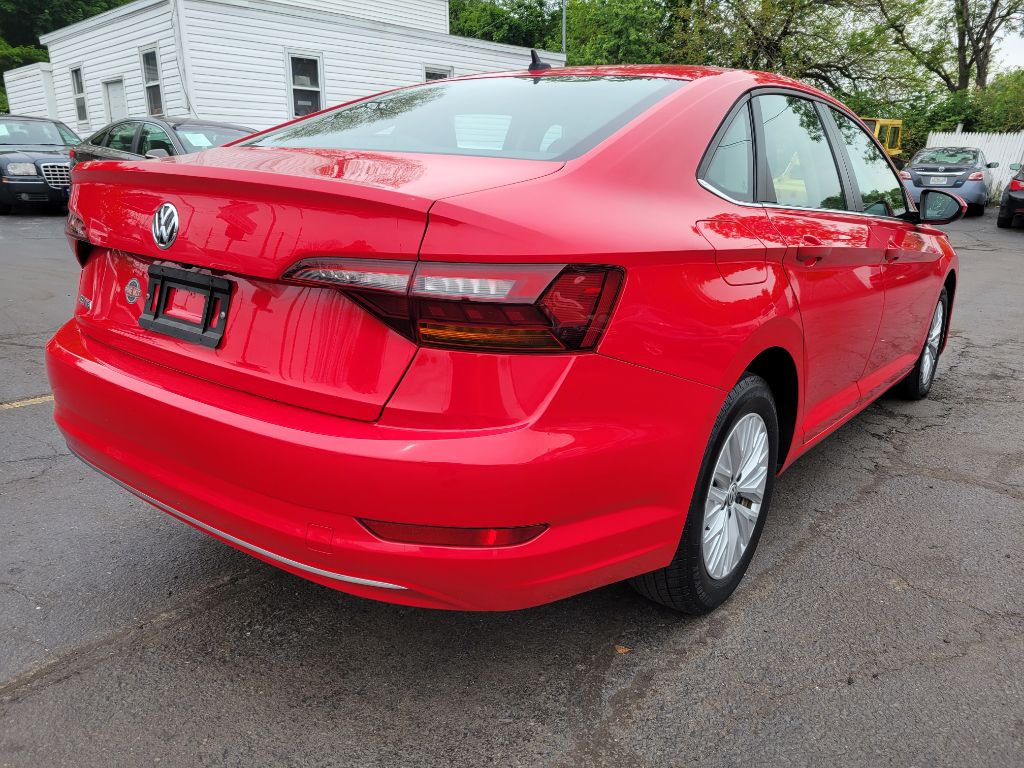 Photo 5 of this VOLKSWAGEN JETTA