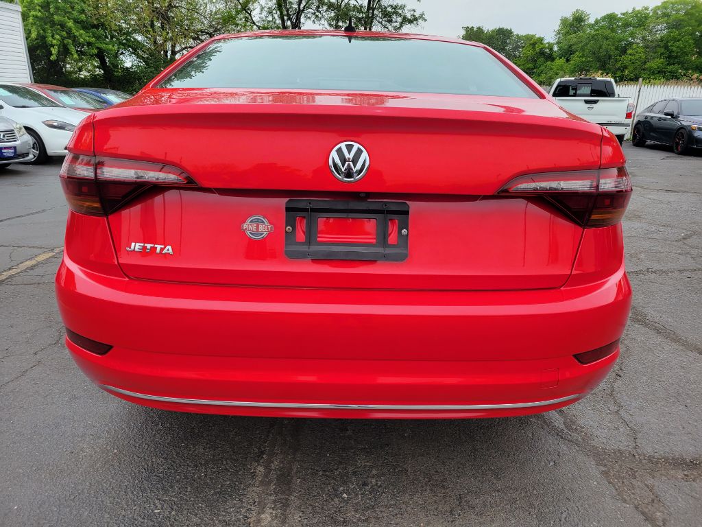 Photo 4 of this VOLKSWAGEN JETTA
