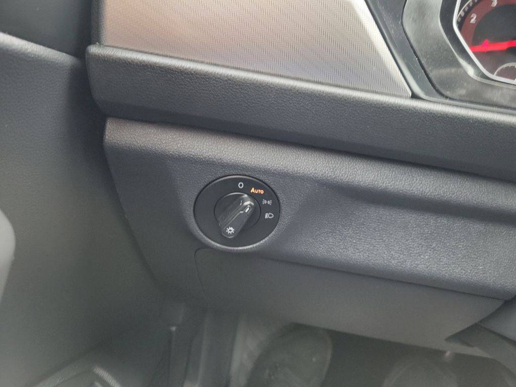 Photo 26 of this VOLKSWAGEN JETTA