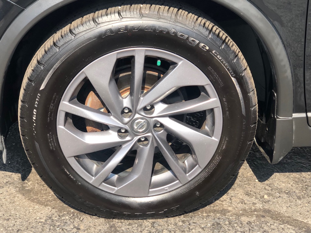 Photo 10 of this NISSAN ROGUE