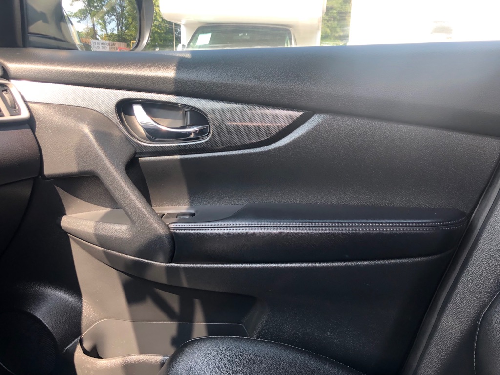Photo 34 of this NISSAN ROGUE