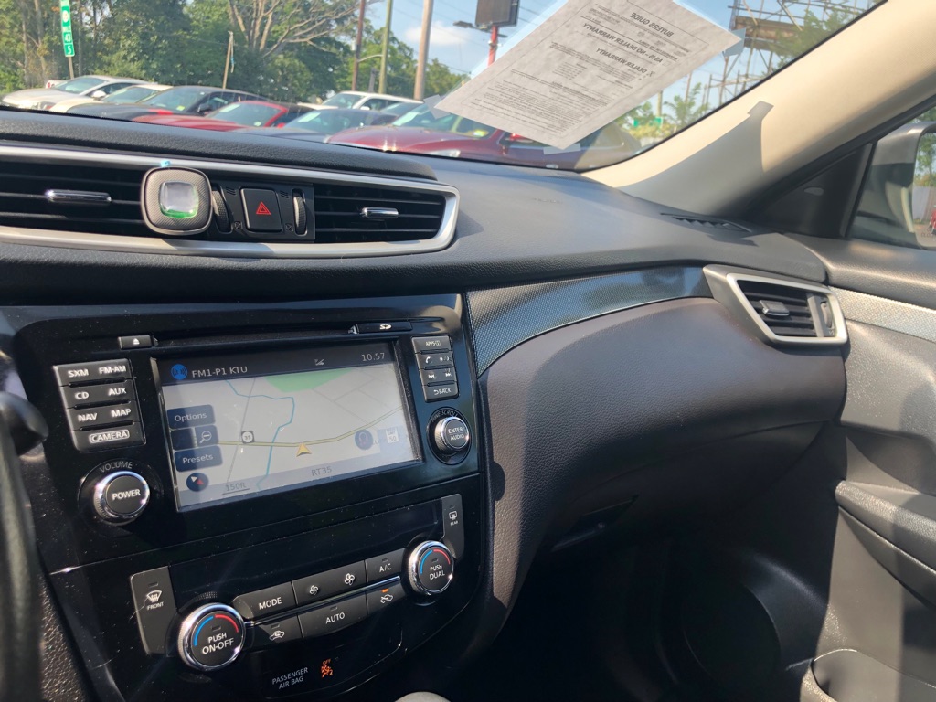 Photo 33 of this NISSAN ROGUE