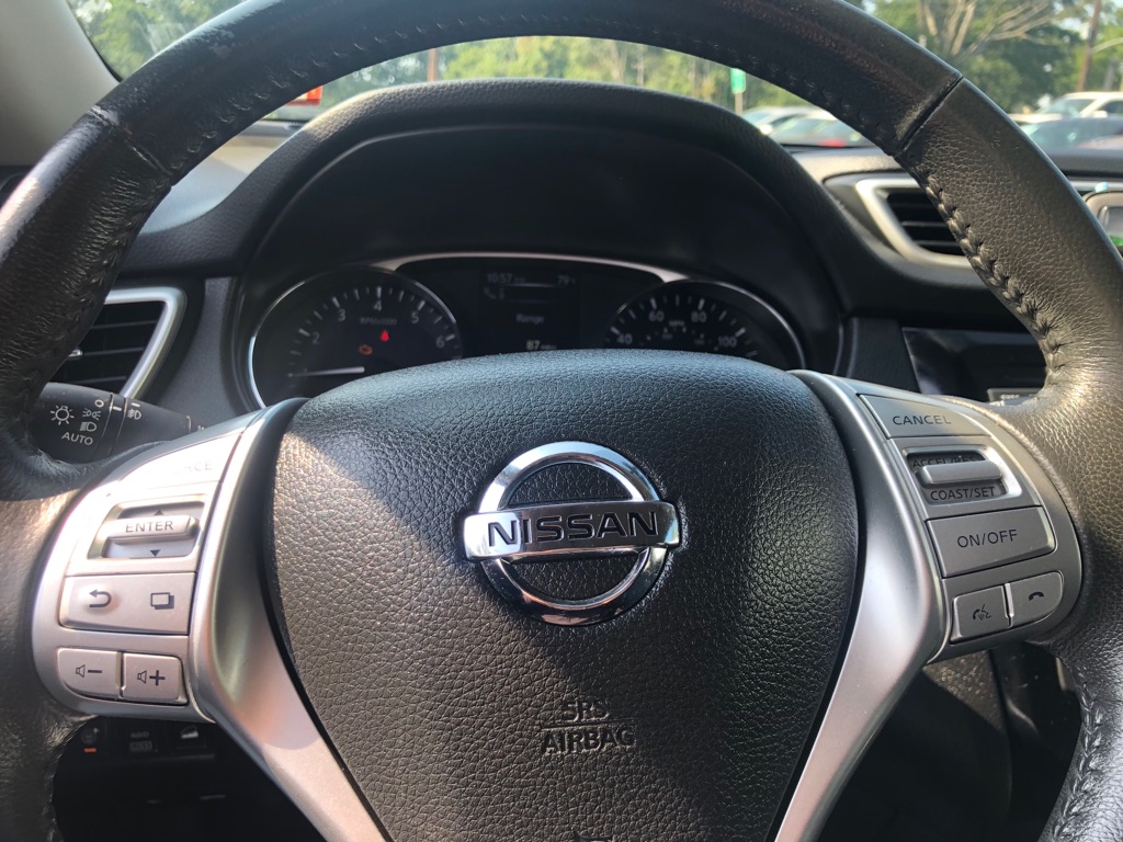 Photo 35 of this NISSAN ROGUE