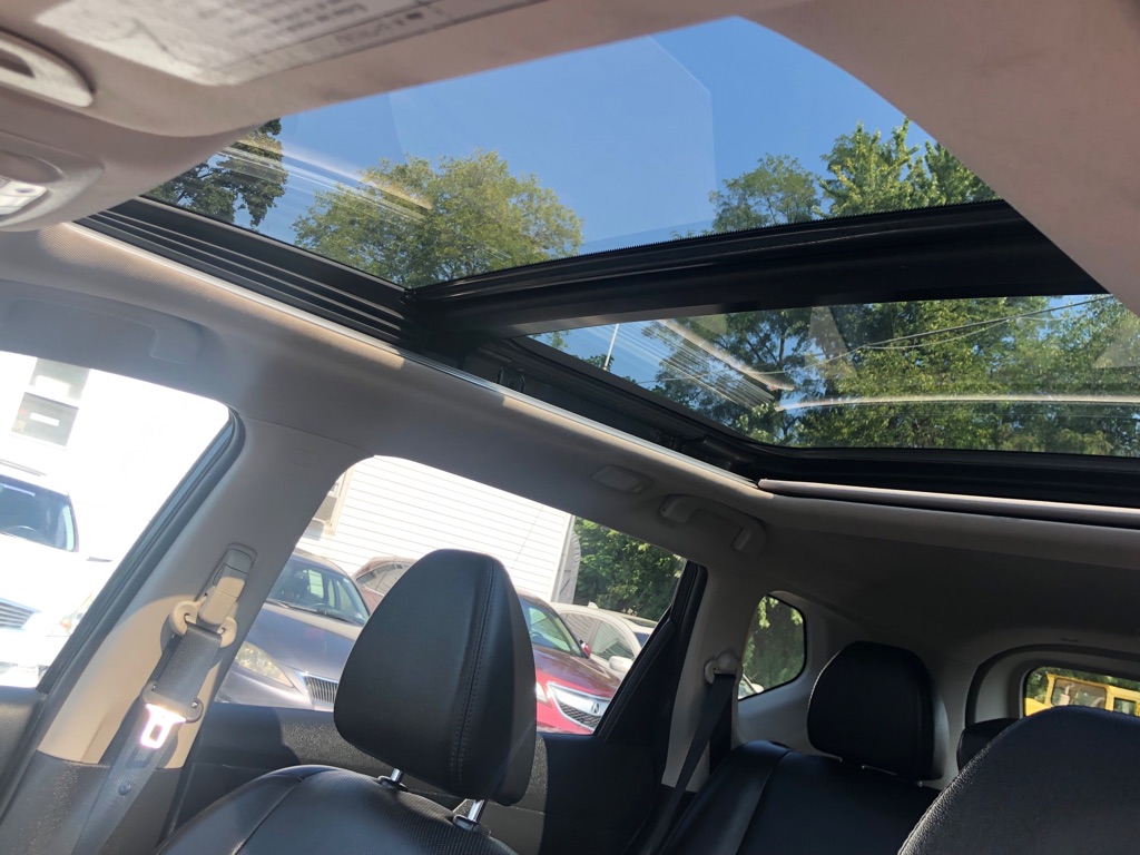 Photo 18 of this NISSAN ROGUE