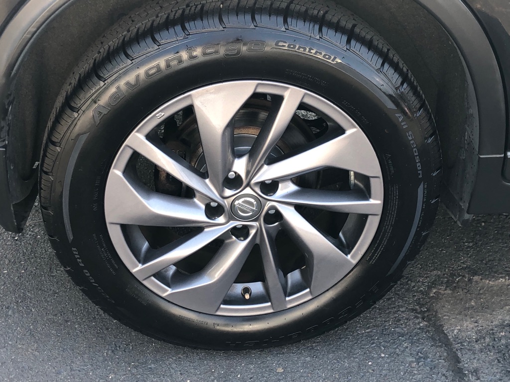 Photo 12 of this NISSAN ROGUE