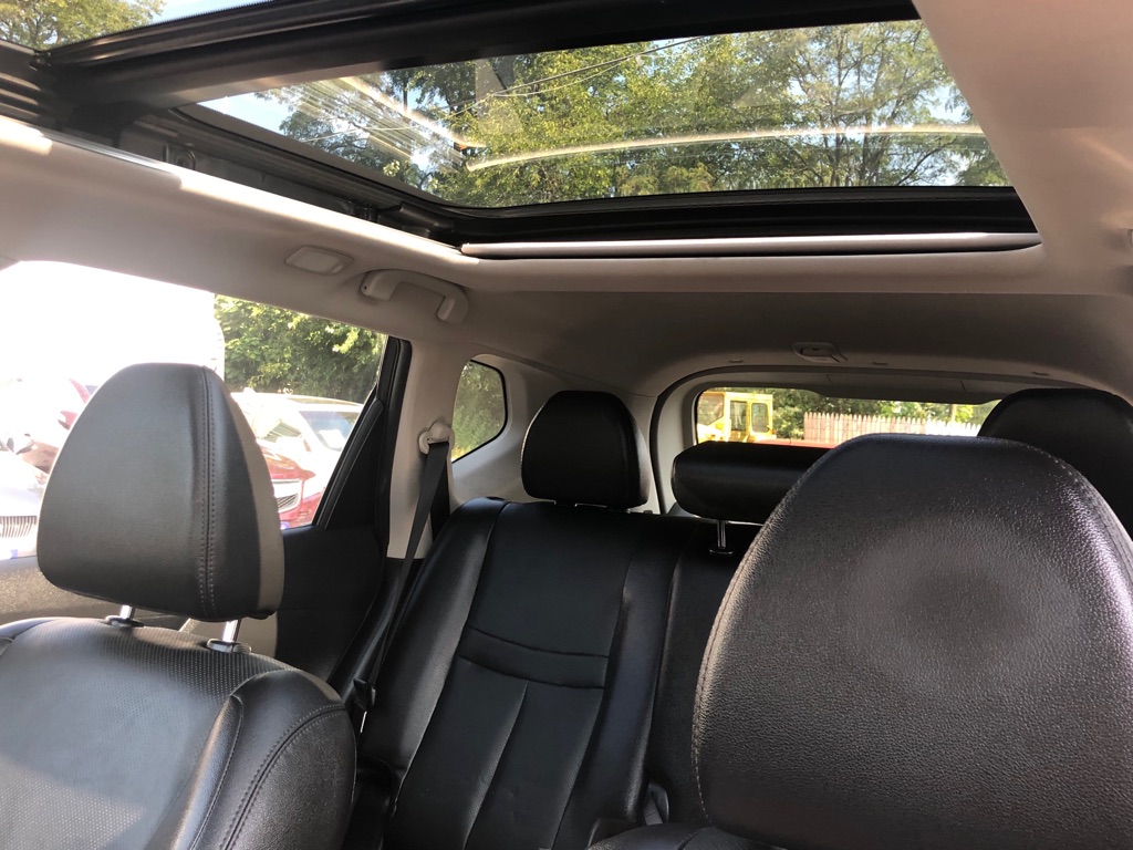 Photo 19 of this NISSAN ROGUE