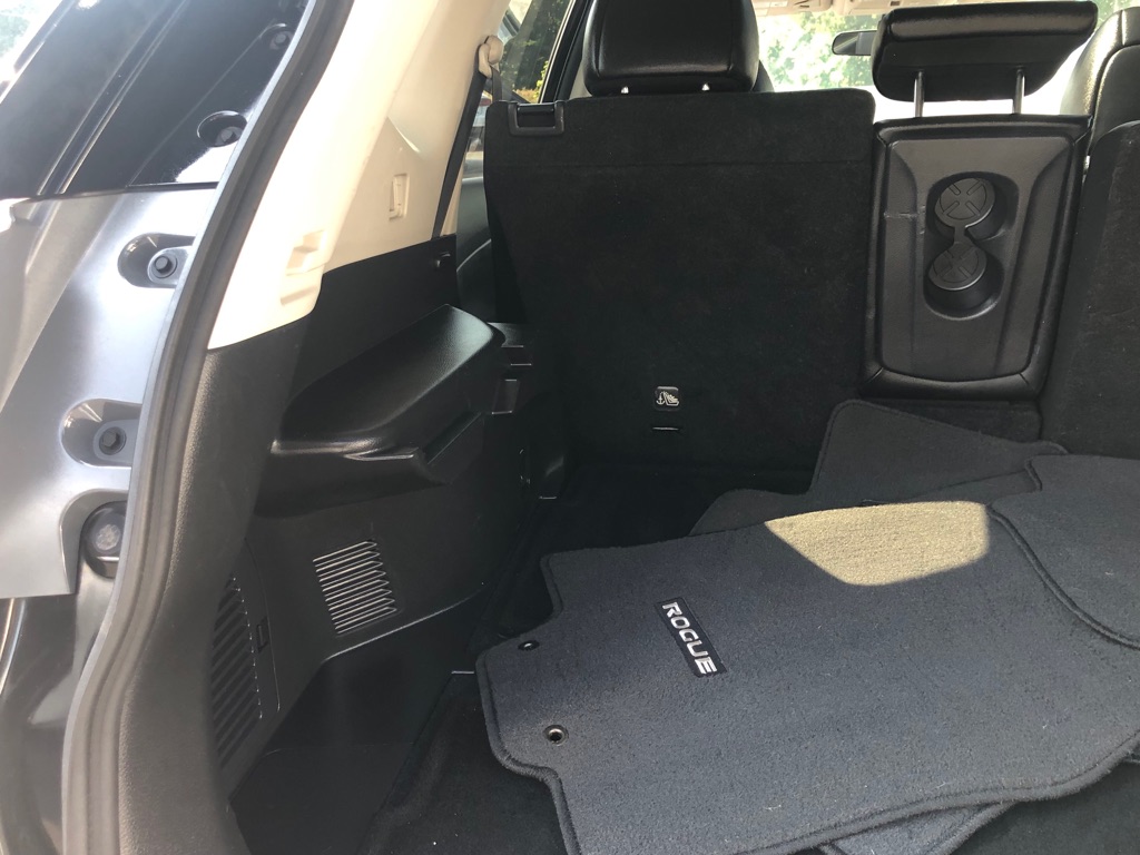 Photo 28 of this NISSAN ROGUE