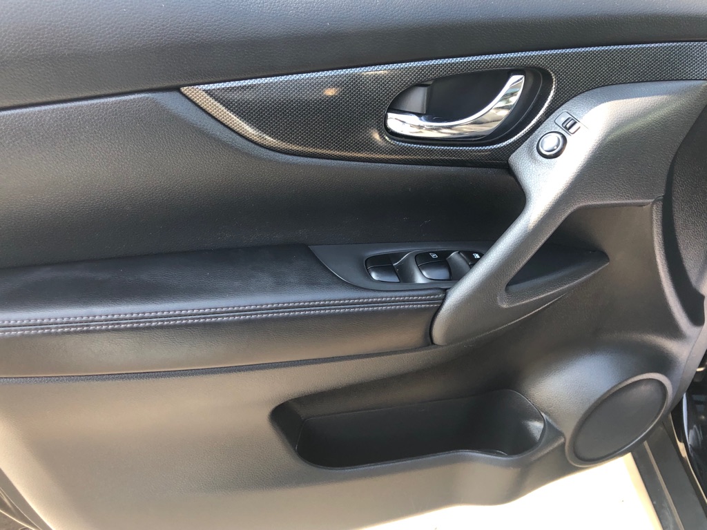 Photo 20 of this NISSAN ROGUE