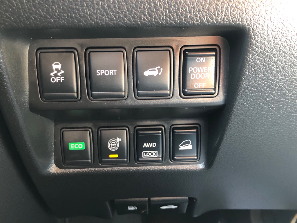 Photo 37 of this NISSAN ROGUE