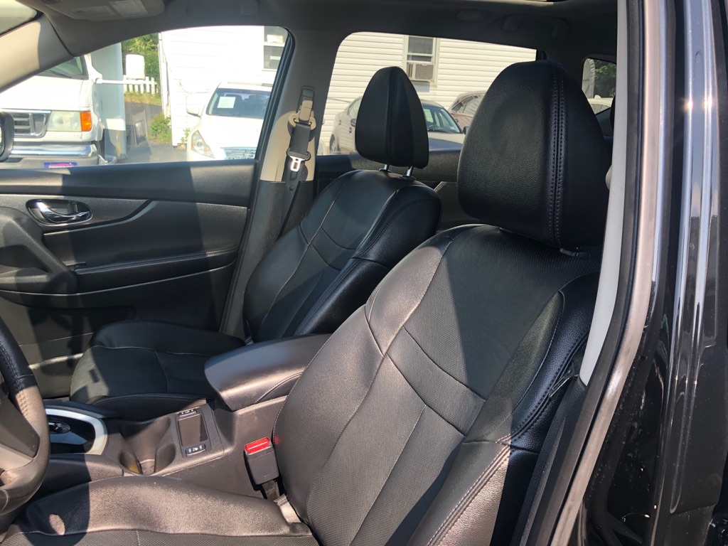 Photo 15 of this NISSAN ROGUE
