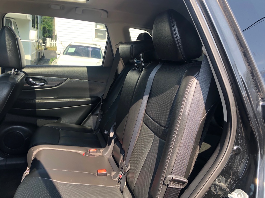 Photo 22 of this NISSAN ROGUE