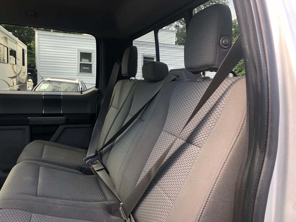 Photo 21 of this FORD F150