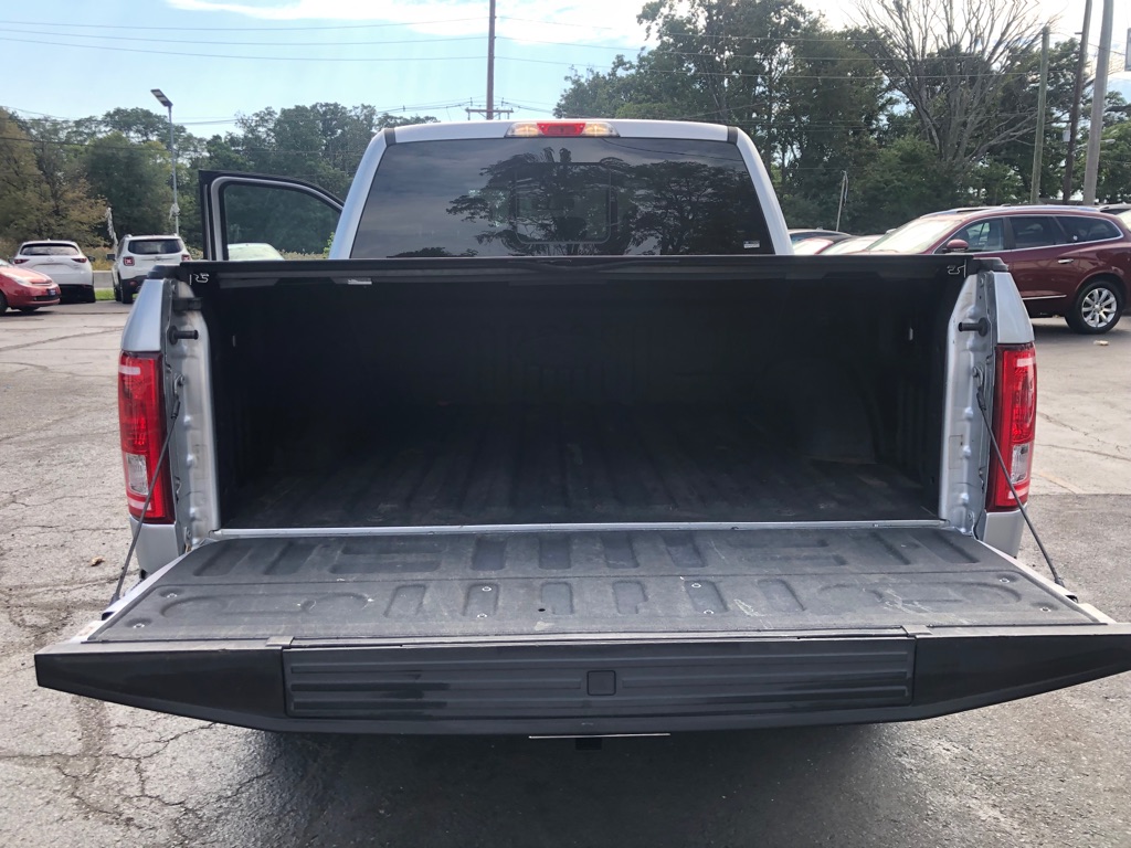 Photo 26 of this FORD F150