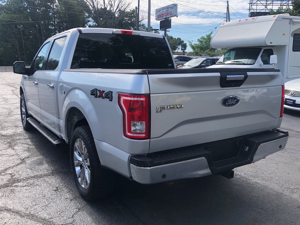 Photo 4 of this FORD F150