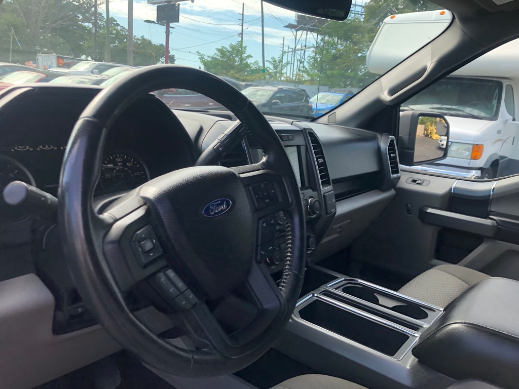 Photo 18 of this FORD F150