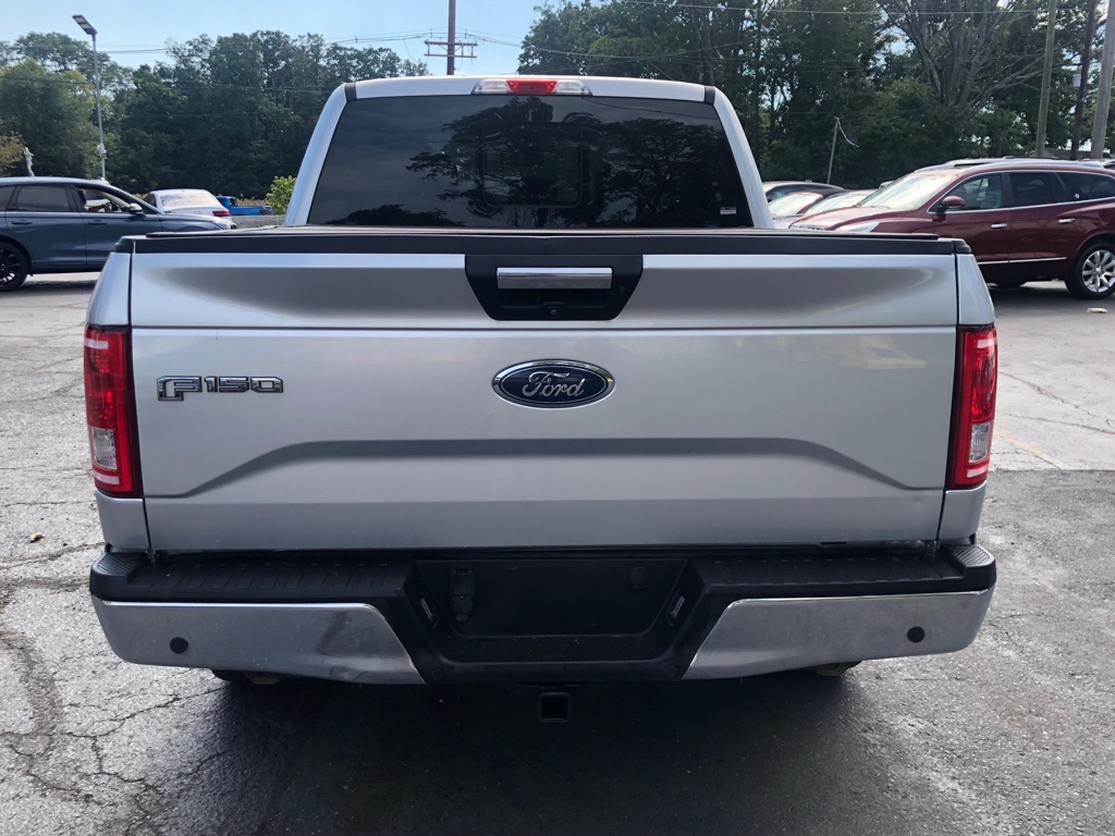 Photo 5 of this FORD F150