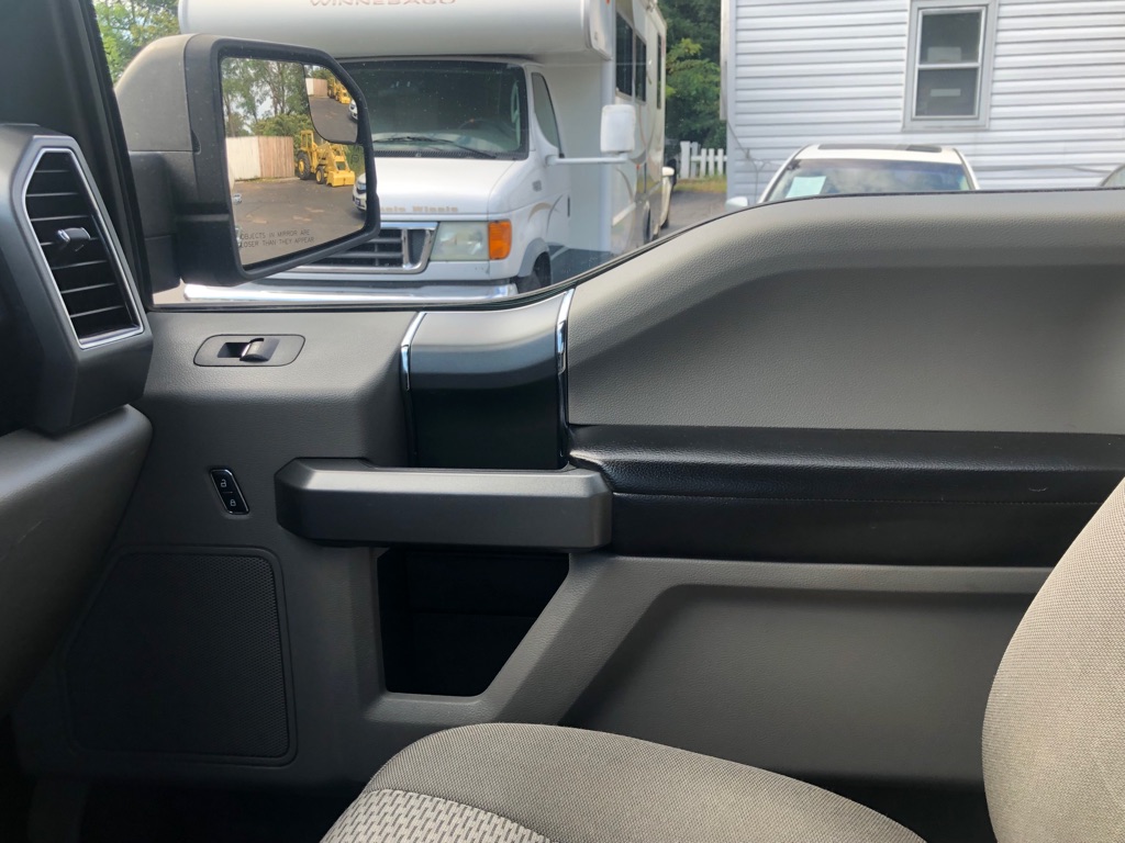Photo 31 of this FORD F150