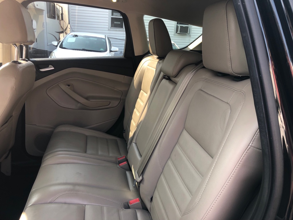 Photo 19 of this FORD ESCAPE