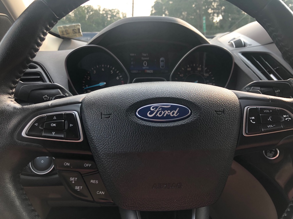 Photo 33 of this FORD ESCAPE