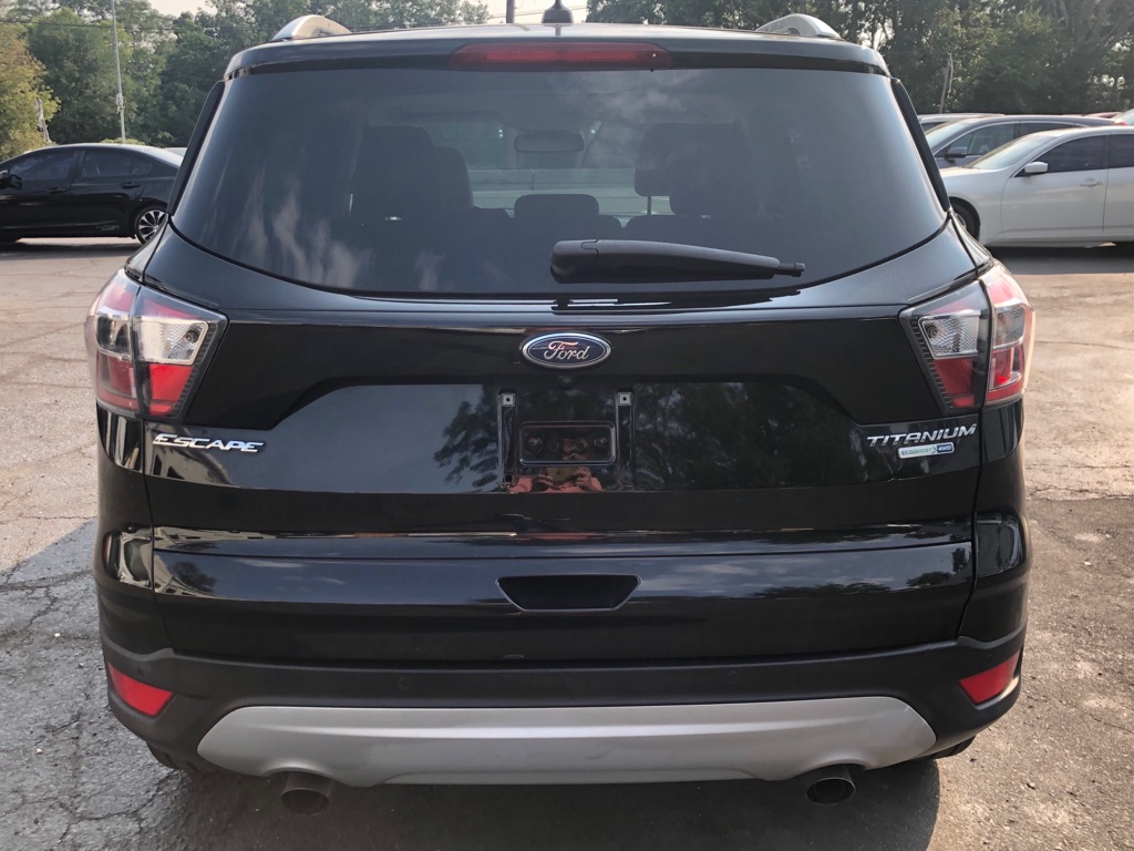 Photo 5 of this FORD ESCAPE