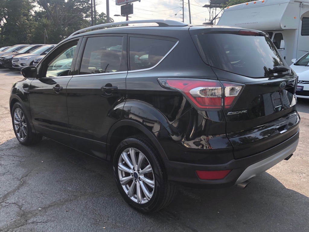 Photo 4 of this FORD ESCAPE