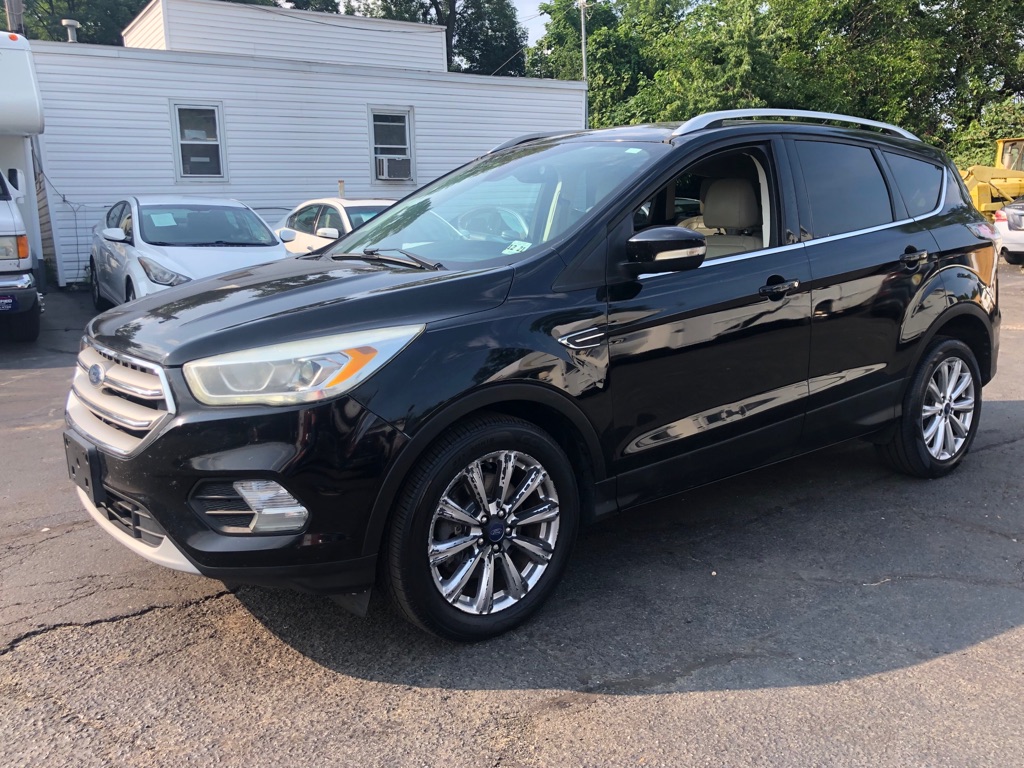 Photo 2 of this FORD ESCAPE