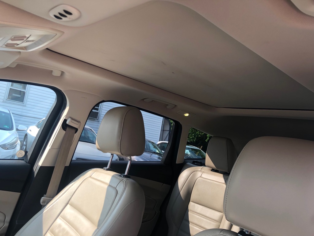 Photo 17 of this FORD ESCAPE