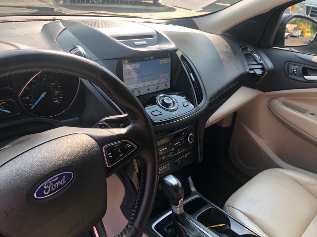 Photo 15 of this FORD ESCAPE
