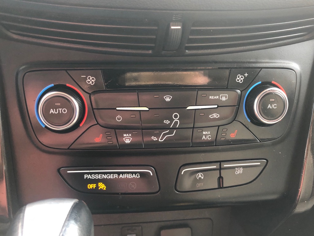 Photo 31 of this FORD ESCAPE