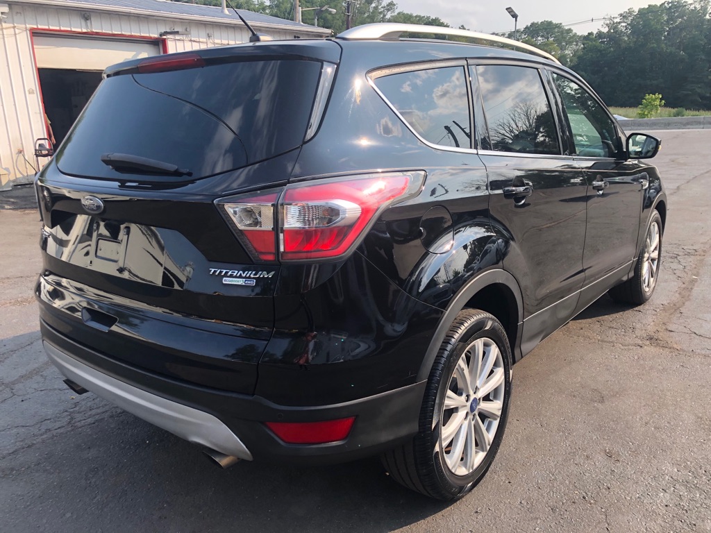 Photo 6 of this FORD ESCAPE