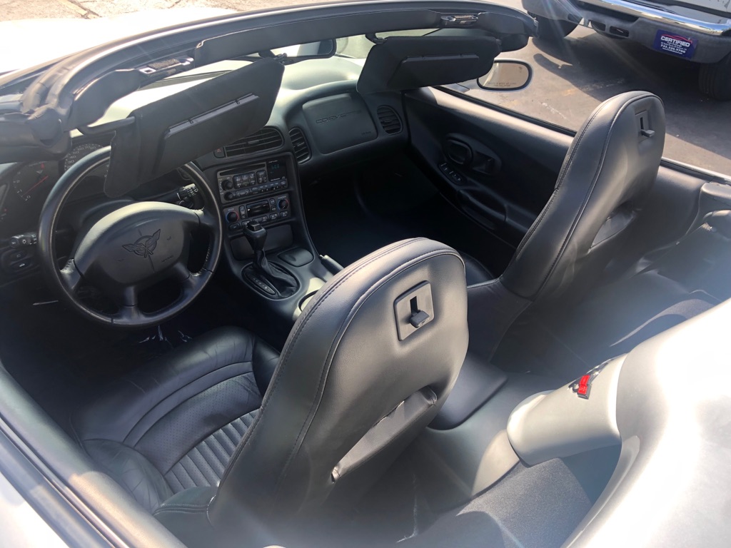 Photo 10 of this CHEVROLET CORVETTE