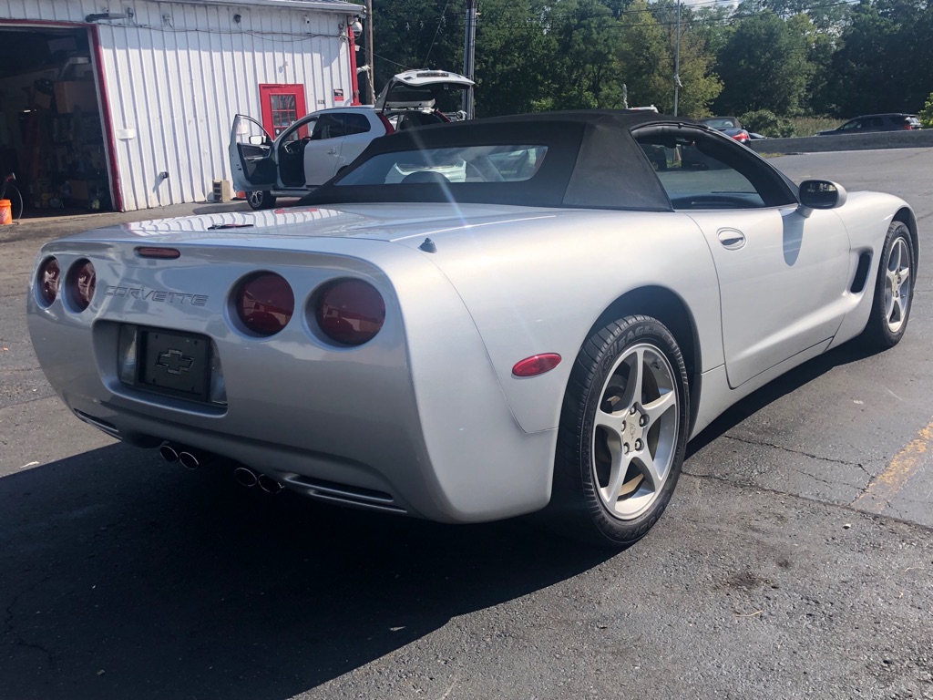Photo 5 of this CHEVROLET CORVETTE