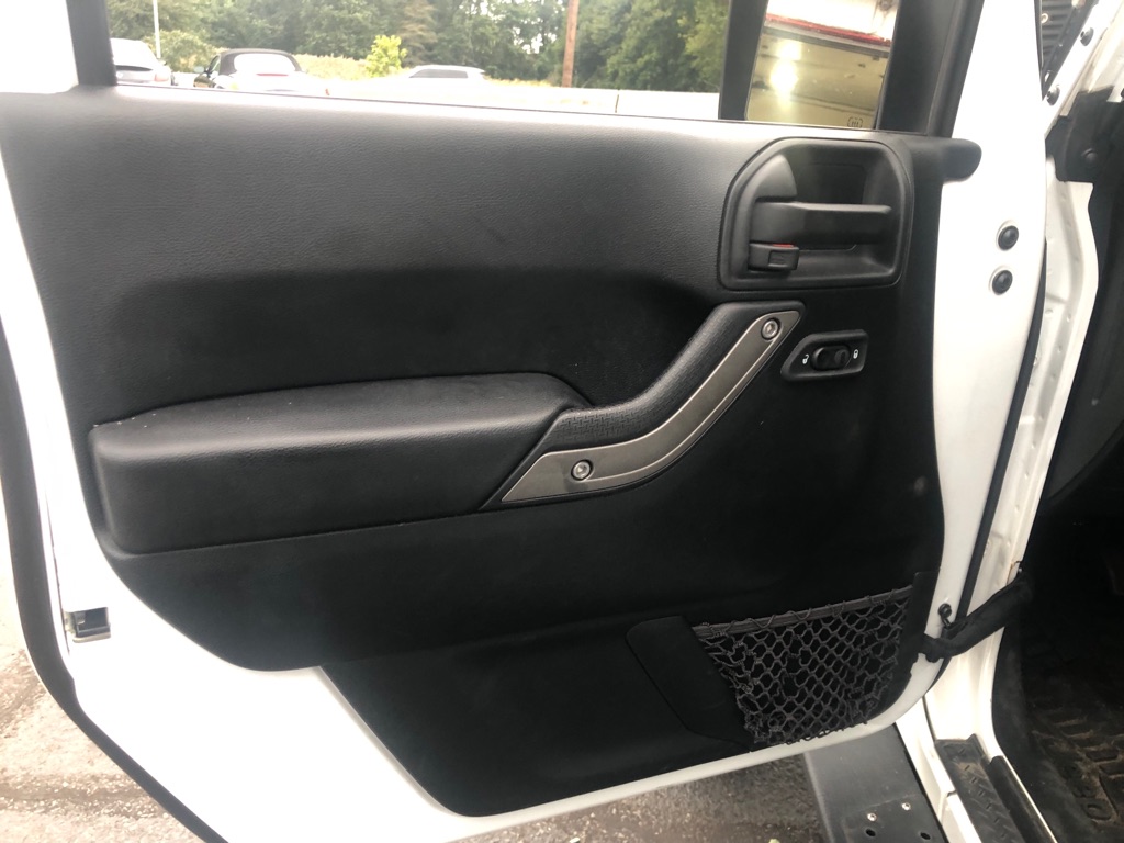 Photo 23 of this JEEP WRANGLER UNLIMI