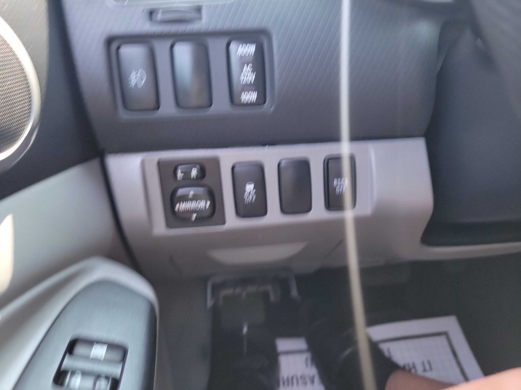 Photo 24 of this TOYOTA TACOMA