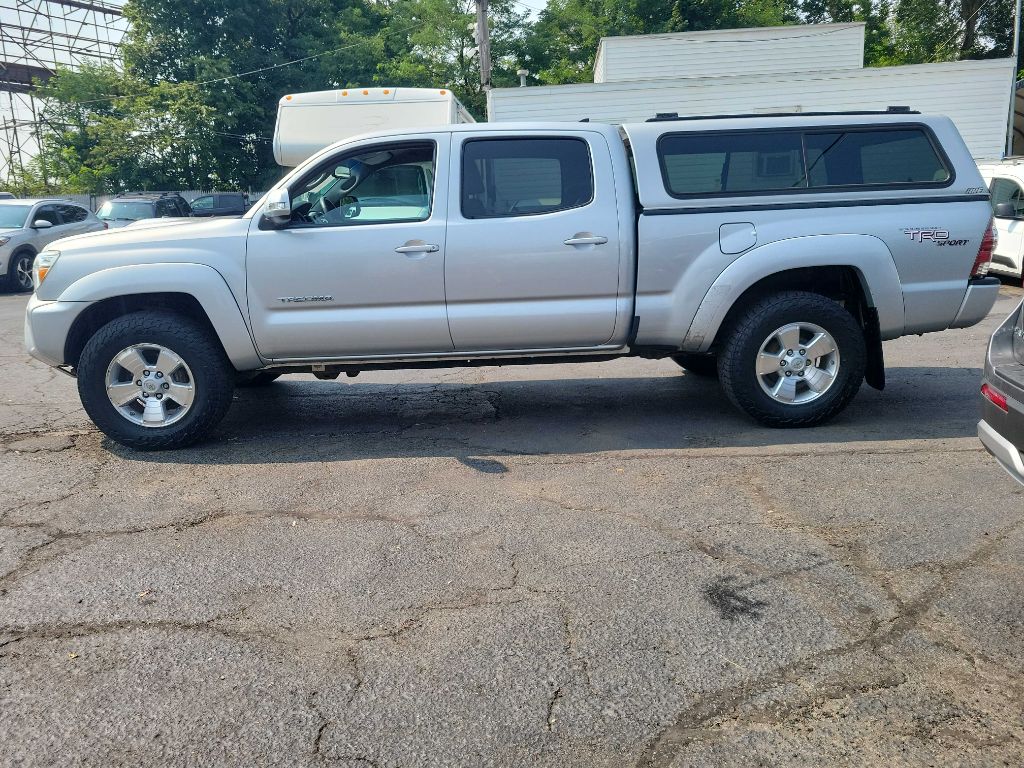 Photo 2 of this TOYOTA TACOMA