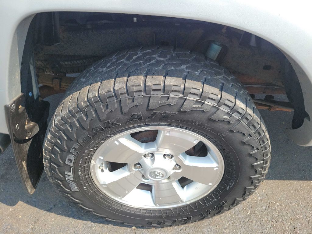 Photo 29 of this TOYOTA TACOMA