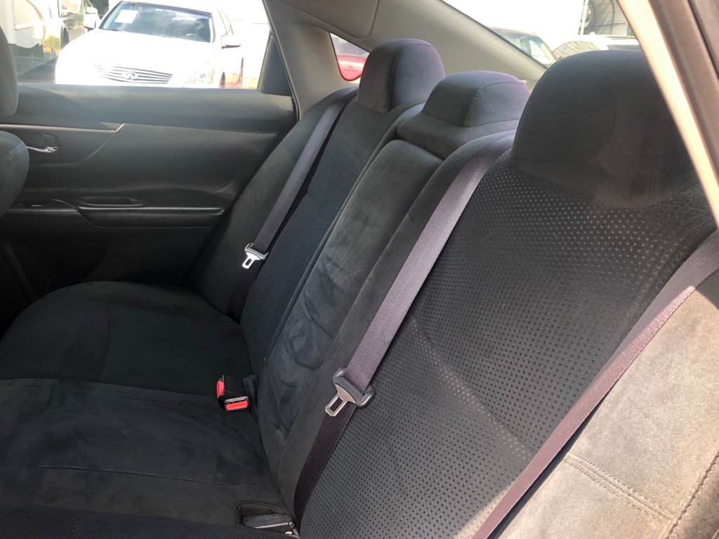 Photo 19 of this NISSAN ALTIMA