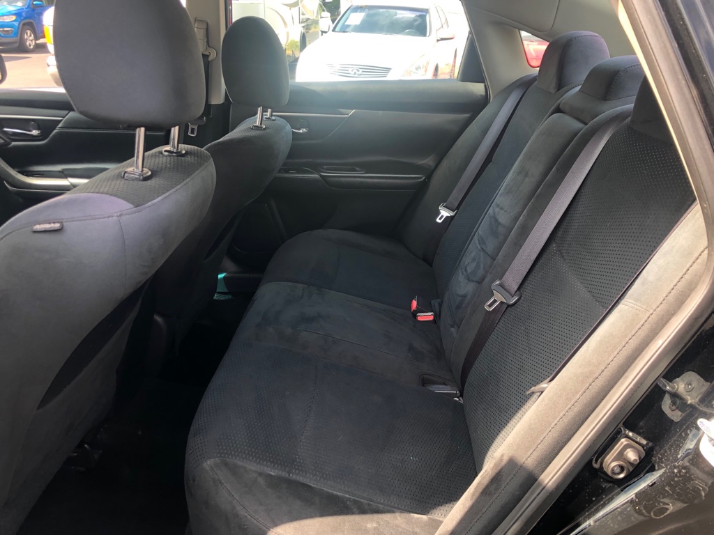 Photo 18 of this NISSAN ALTIMA