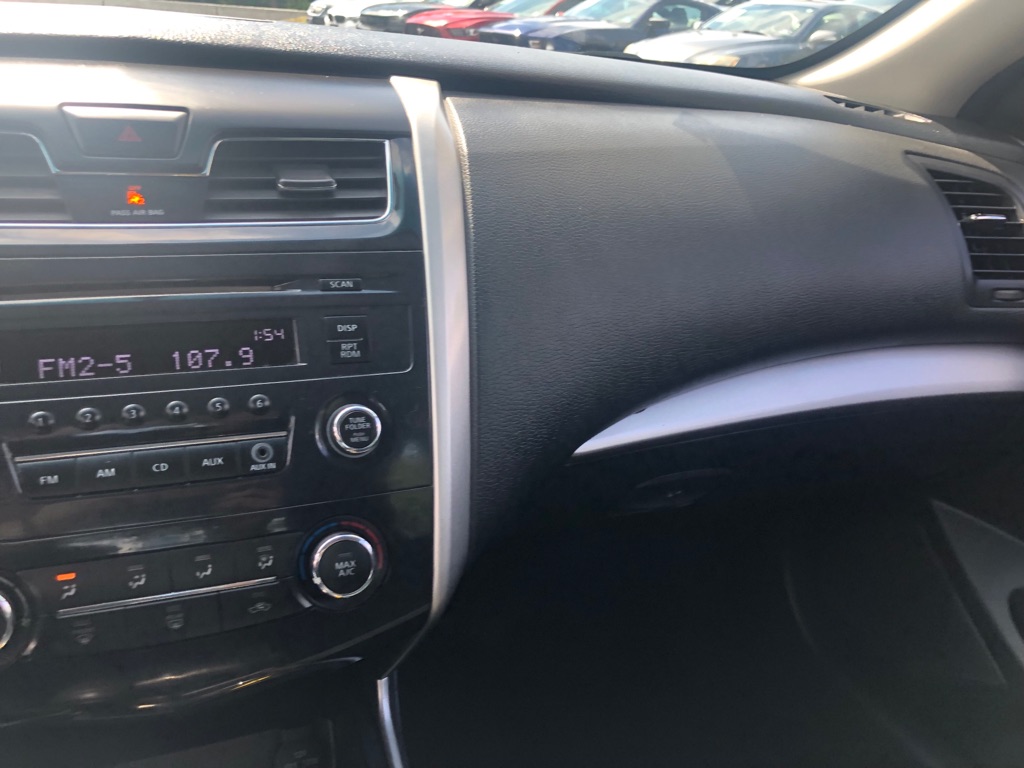Photo 25 of this NISSAN ALTIMA