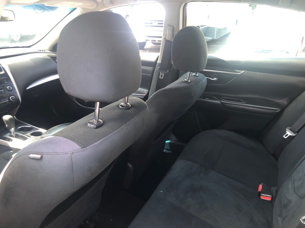 Photo 21 of this NISSAN ALTIMA