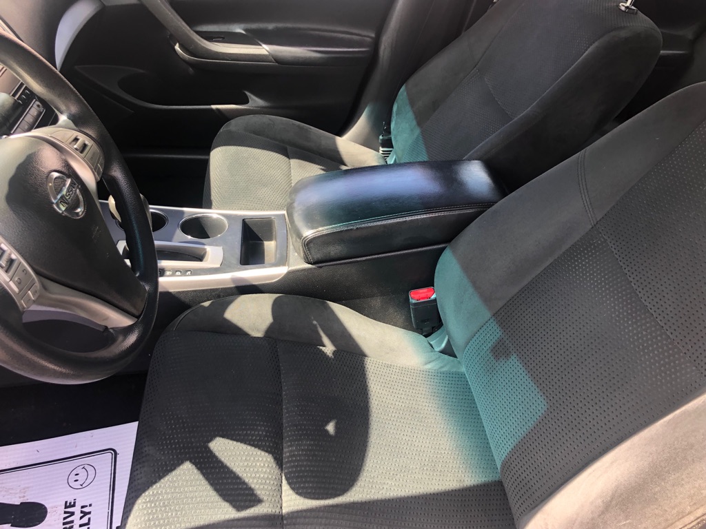 Photo 12 of this NISSAN ALTIMA
