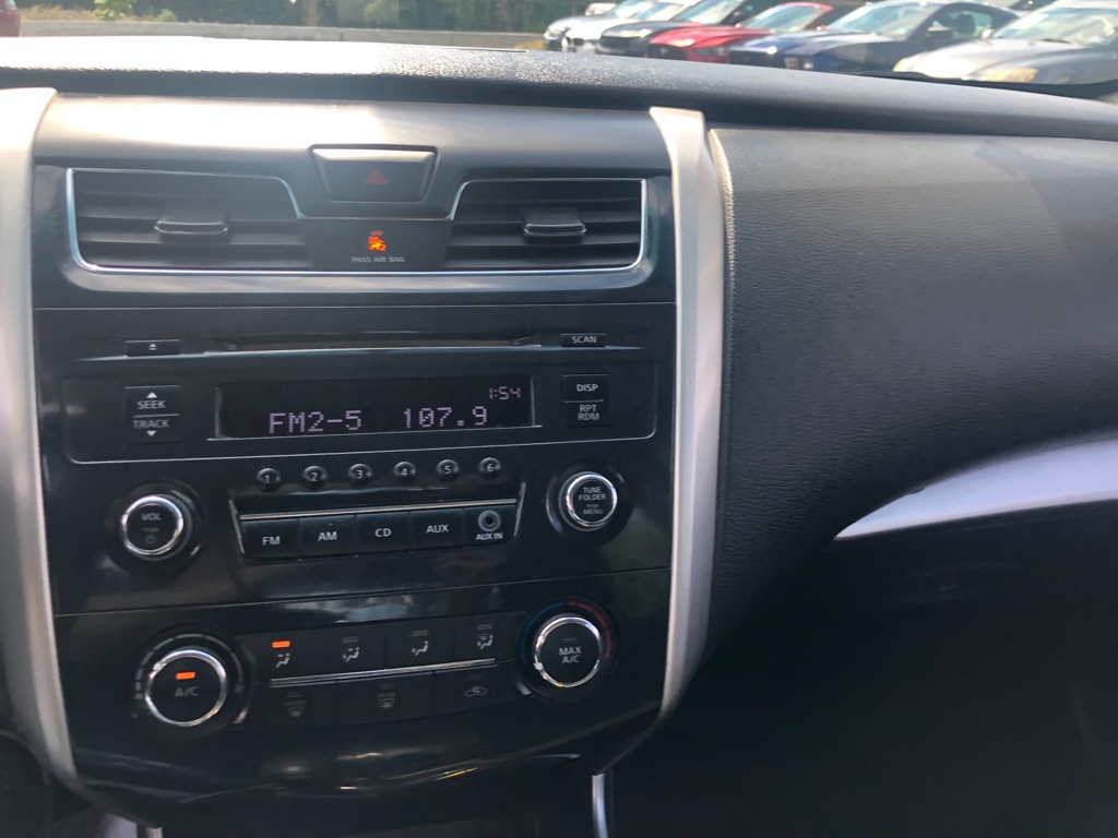 Photo 24 of this NISSAN ALTIMA