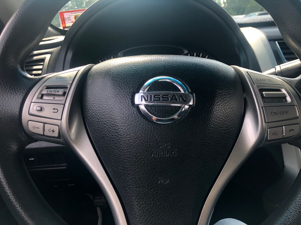 Photo 26 of this NISSAN ALTIMA